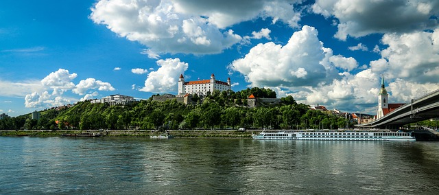 parník na Dunaji v Bratislavě